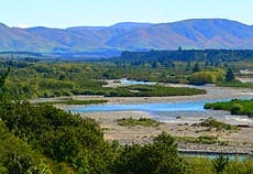 The nearby Rangitata River is great for fishing and nature walks.