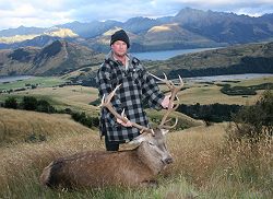 Lake Hawea Hunting Safaris - Trophy Red Stag, Himalayan Bull Tahr, Trophy Buck Chamois and Wild Boar.  Click for full details regarding this package.